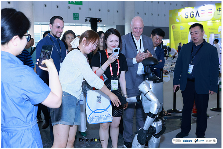 展示前沿创新成果，增强品牌市场影响力